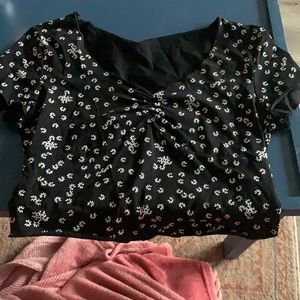 Size Small, Brandymelville, black and white floral nice tshirt
